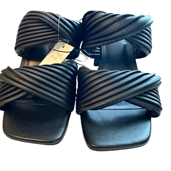 NWT Women's Emeley Heeled Sandal Size 11 - Picture 1 of 5